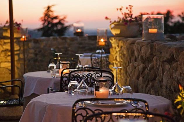 ホテルCastello Di Albereto Trarivi エクステリア 写真