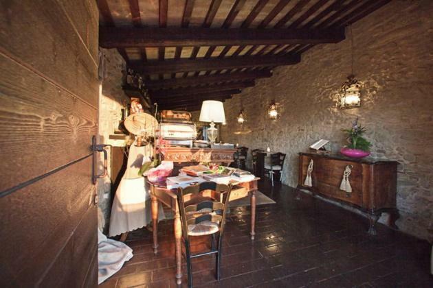 ホテルCastello Di Albereto Trarivi エクステリア 写真