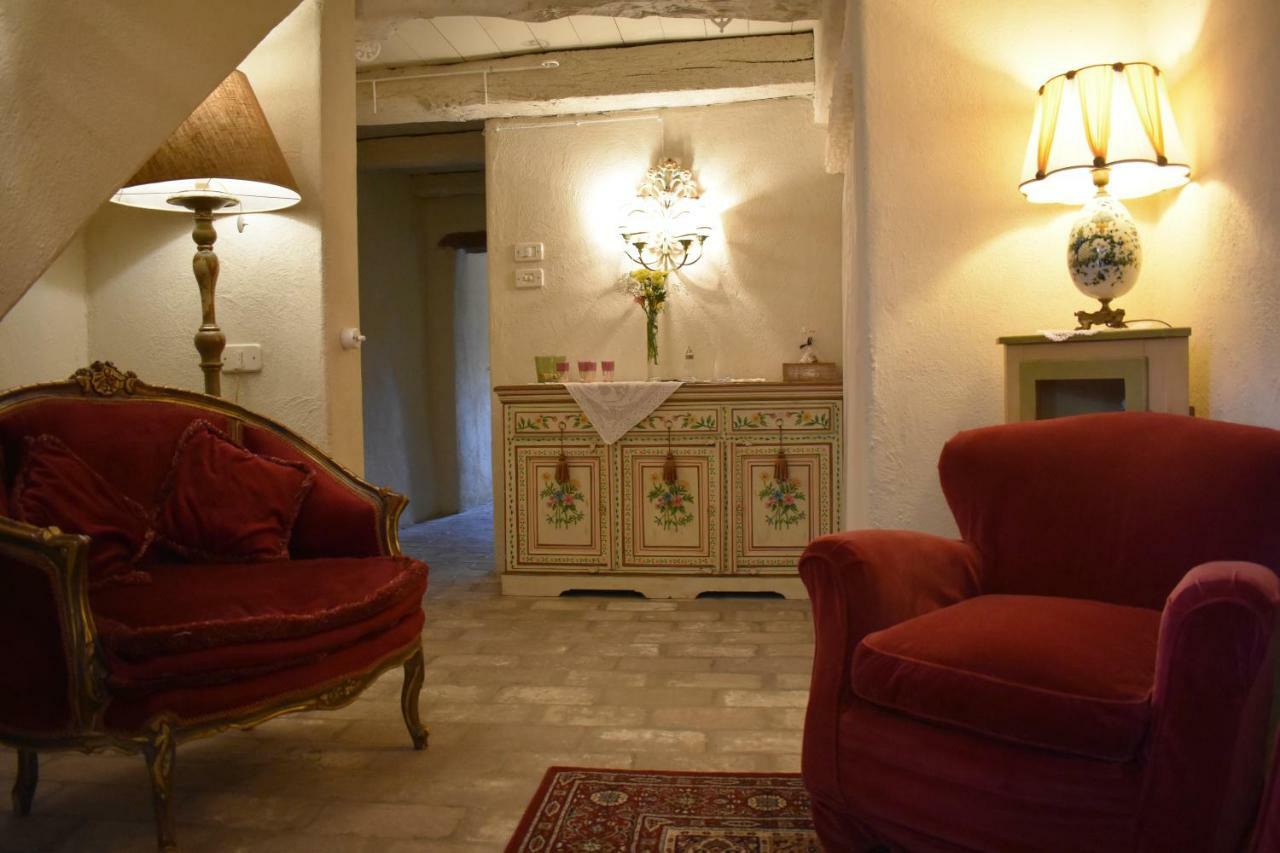 ホテルCastello Di Albereto Trarivi エクステリア 写真