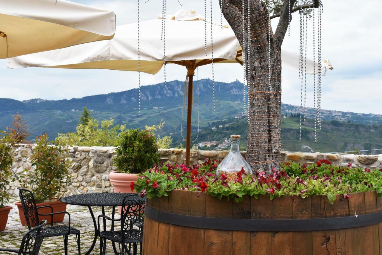 ホテルCastello Di Albereto Trarivi エクステリア 写真