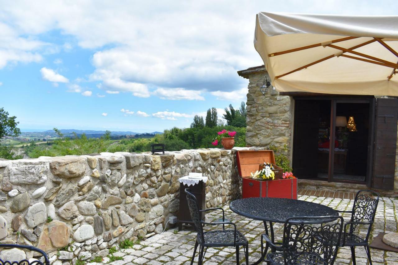 ホテルCastello Di Albereto Trarivi エクステリア 写真